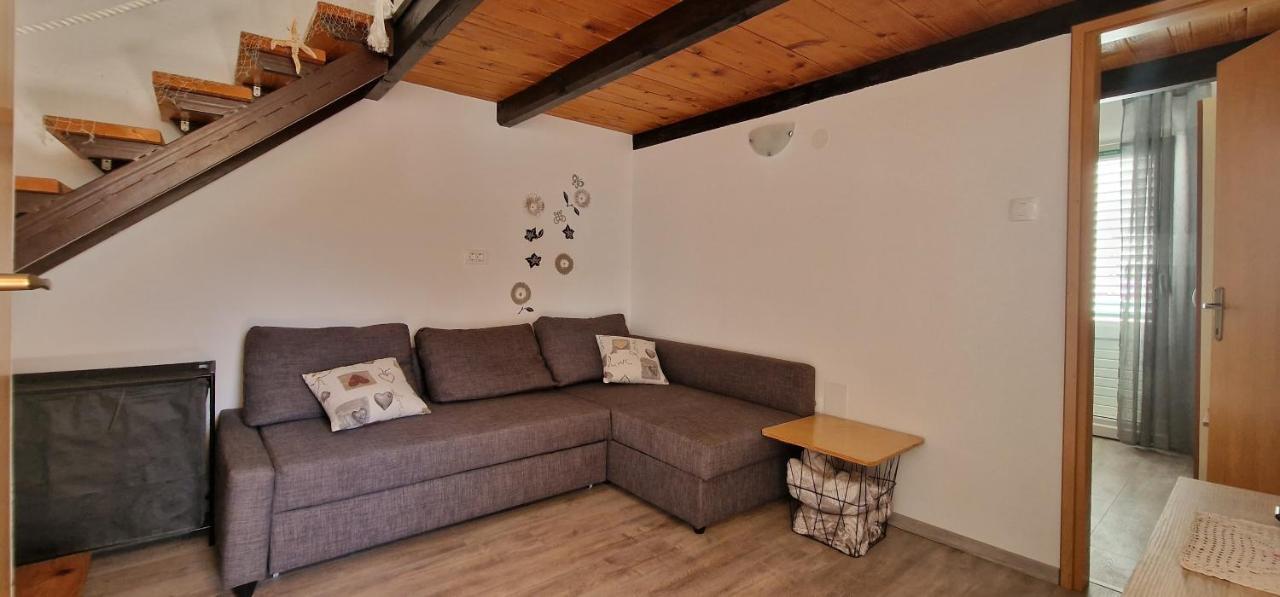 Apartmani Dutkovic Vrboska Esterno foto