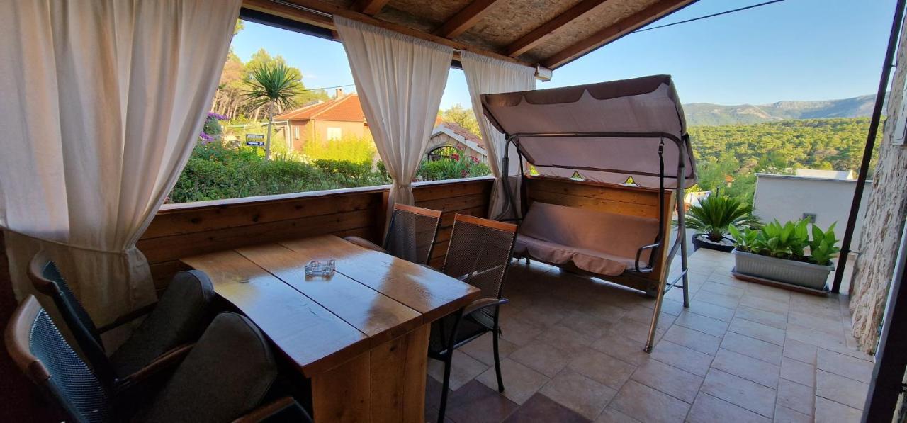 Apartmani Dutkovic Vrboska Esterno foto