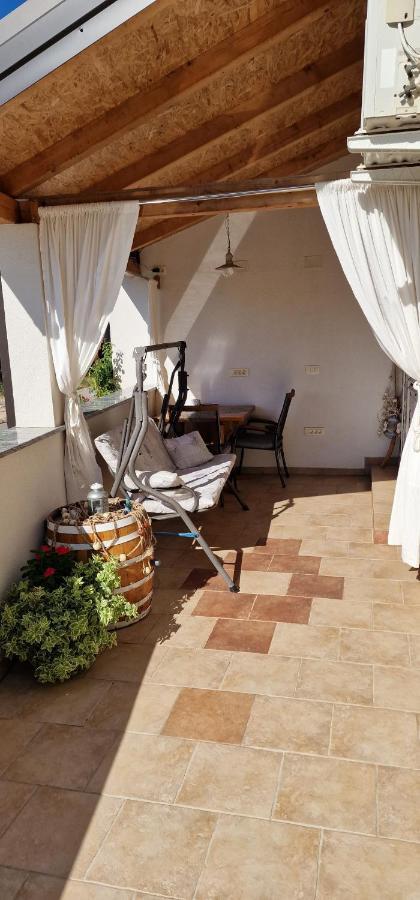 Apartmani Dutkovic Vrboska Esterno foto