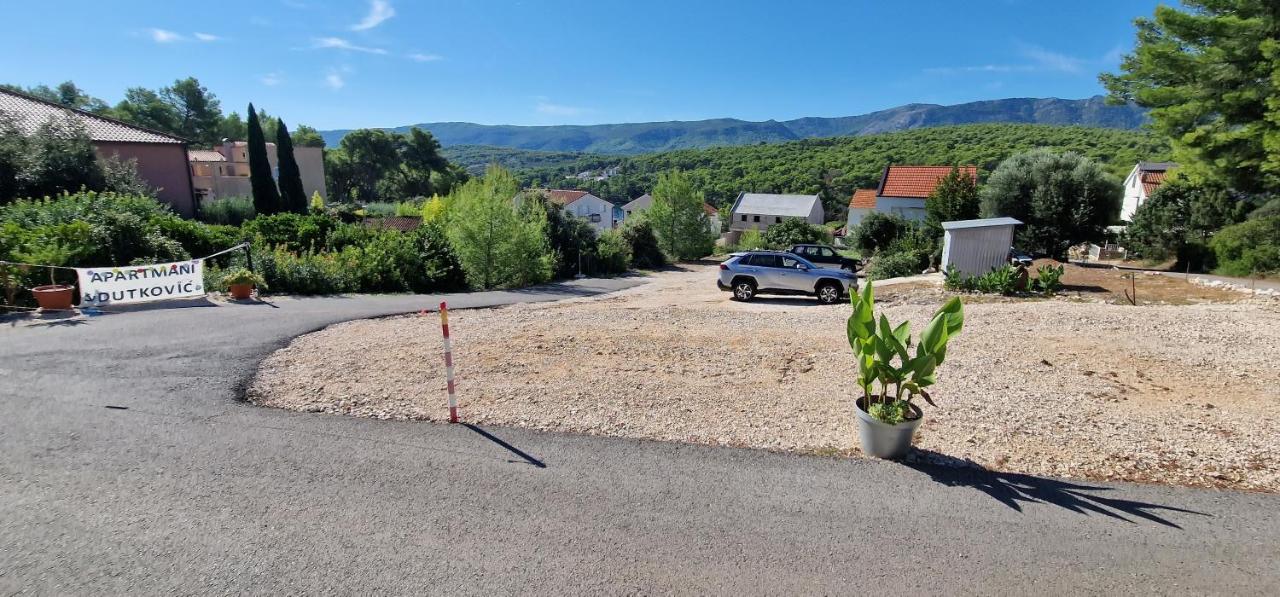 Apartmani Dutkovic Vrboska Esterno foto