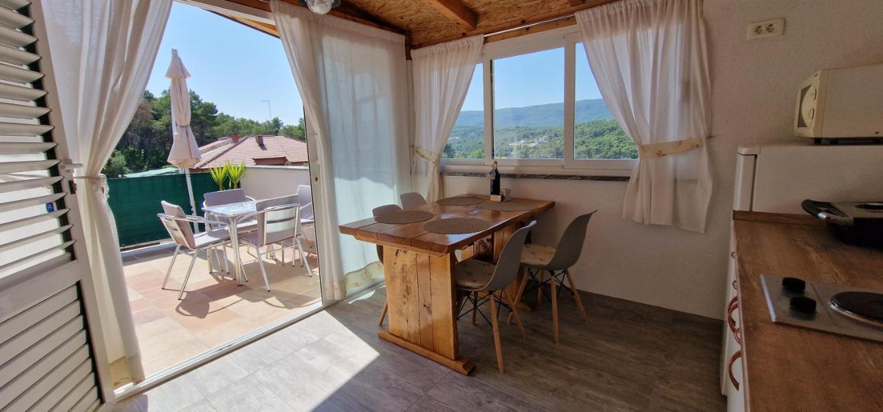 Apartmani Dutkovic Vrboska Esterno foto