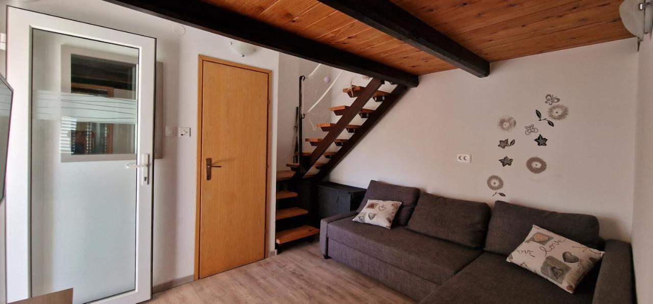 Apartmani Dutkovic Vrboska Esterno foto