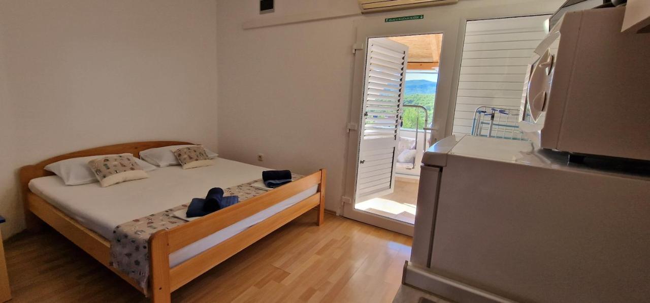 Apartmani Dutkovic Vrboska Esterno foto