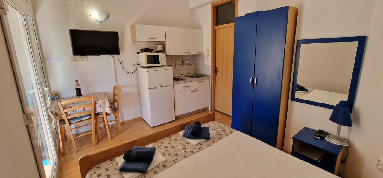 Apartmani Dutkovic Vrboska Esterno foto