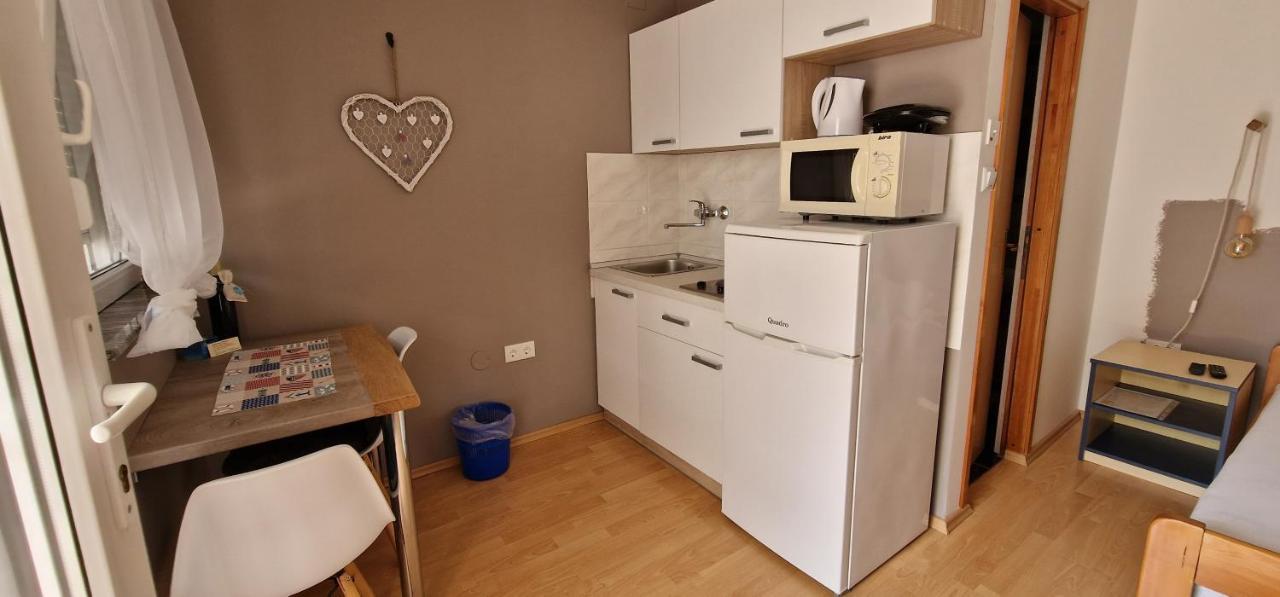 Apartmani Dutkovic Vrboska Esterno foto