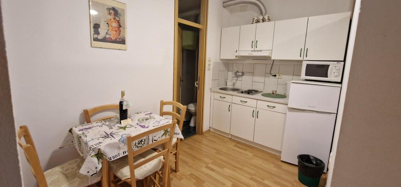 Apartmani Dutkovic Vrboska Esterno foto
