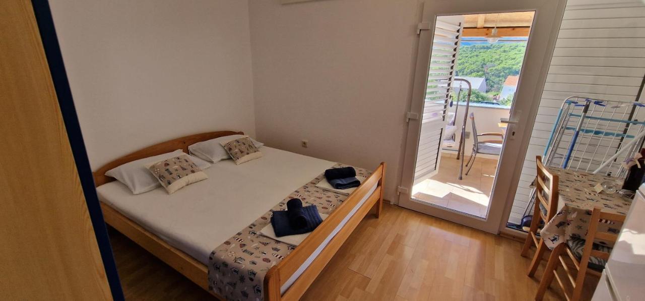Apartmani Dutkovic Vrboska Esterno foto