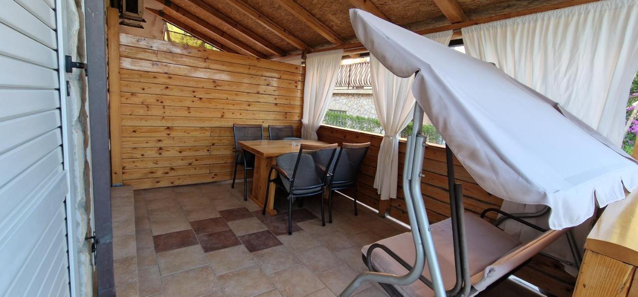 Apartmani Dutkovic Vrboska Esterno foto