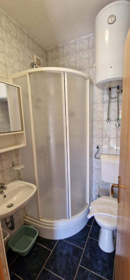 Apartmani Dutkovic Vrboska Esterno foto