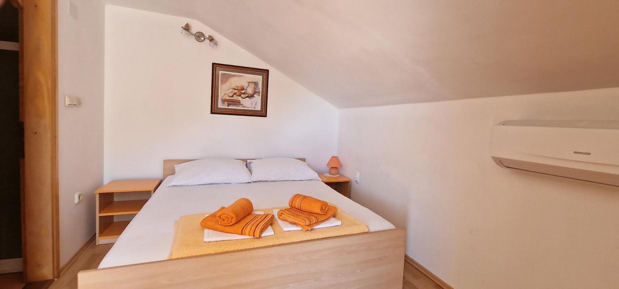 Apartmani Dutkovic Vrboska Esterno foto
