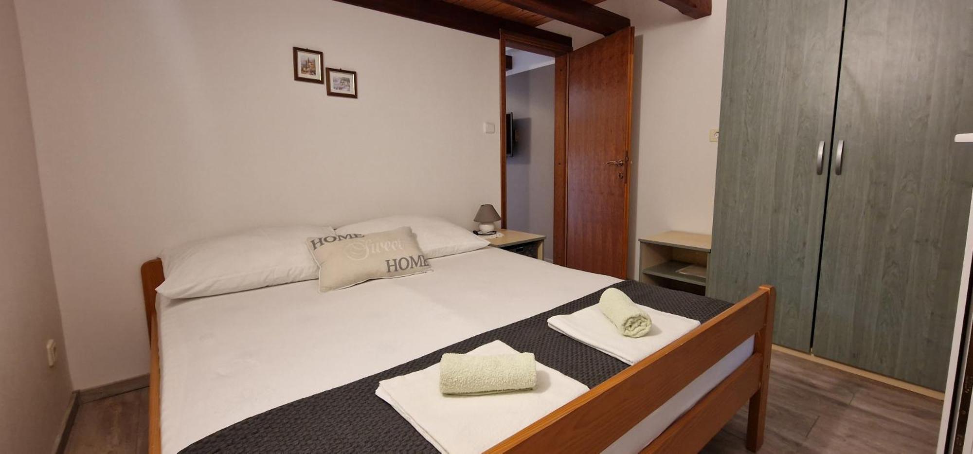 Apartmani Dutkovic Vrboska Esterno foto
