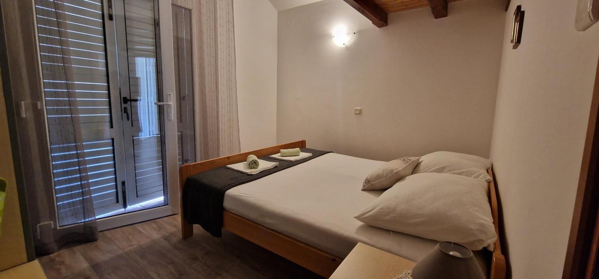 Apartmani Dutkovic Vrboska Esterno foto