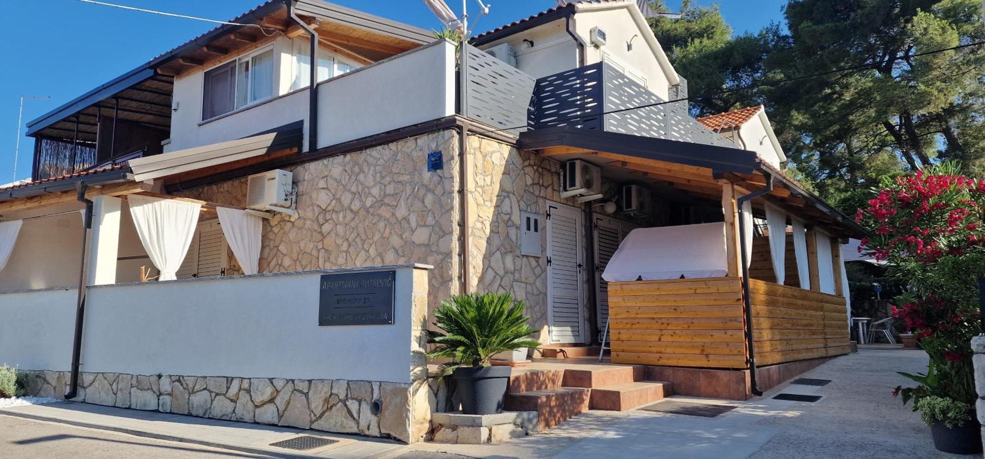 Apartmani Dutkovic Vrboska Esterno foto